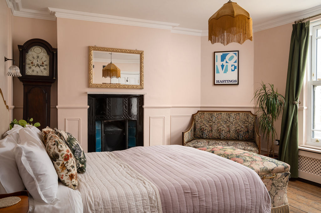A room at the Doghouse Inn